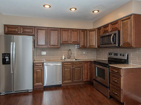 5th image of 2445 Meadow Run Ct