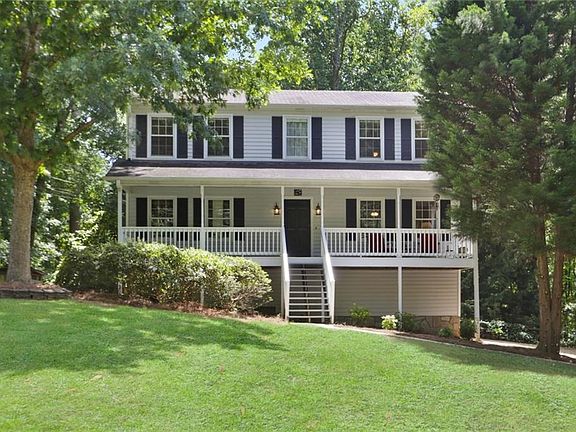 2nd image of 1202 Acorn Ln