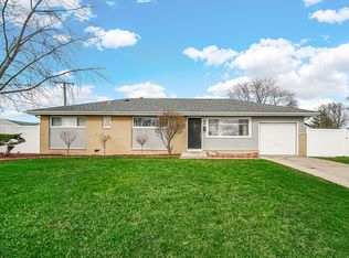 310 Maricopa Ln, Hoffman Estates, IL 60169