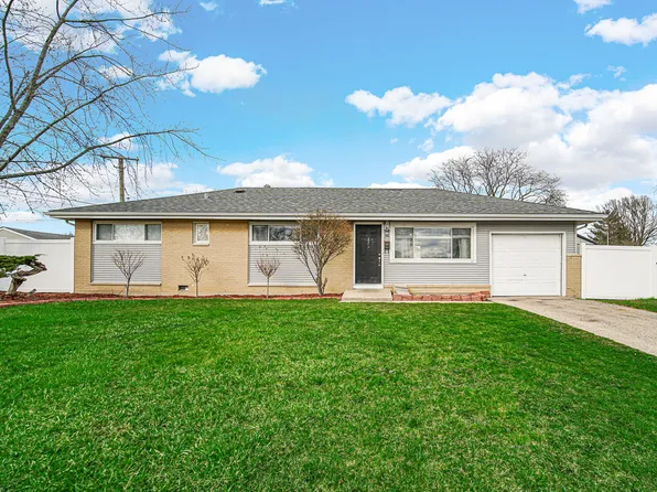 310 Maricopa Ln, Hoffman Estates, IL 60169