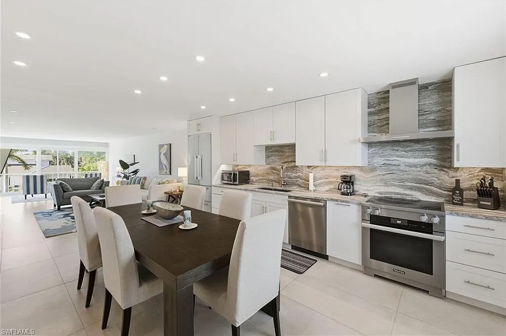 2 bed, 2.0 bath, 1600 sqft, $7,500 — Photo 4