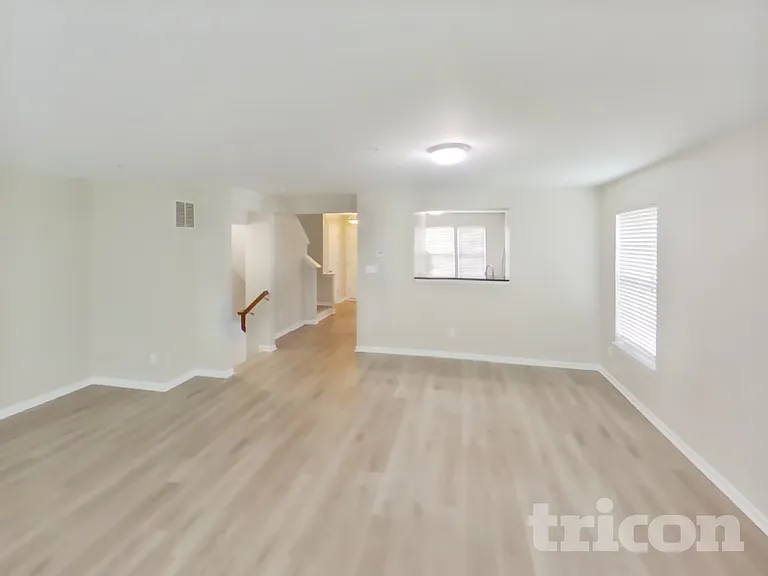 4839 Limestone Ct — Photo 4