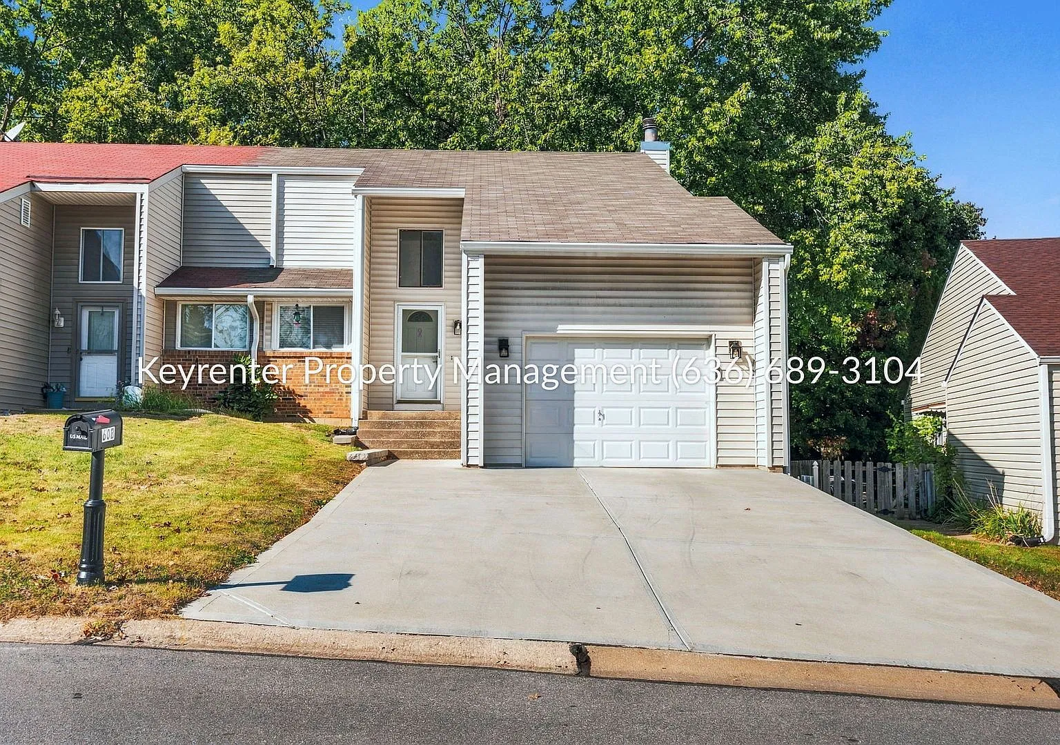 Spacious & Stylish 2-Bedroom Duplex with Attached Garage! — Photo 1