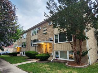 6801 13th St APT 2E, Berwyn, IL 60402