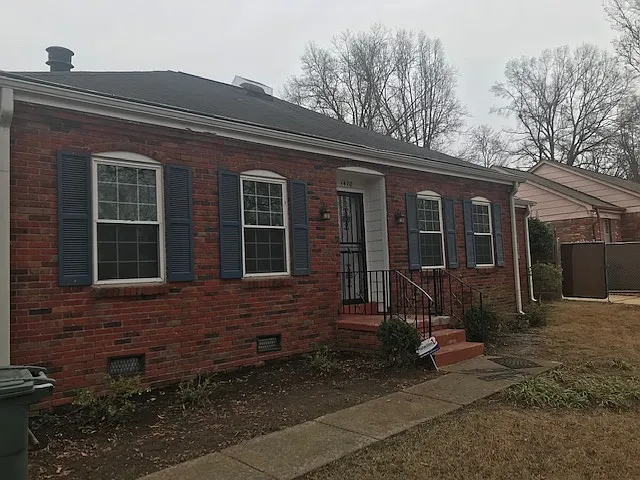 4 bed, 1990 sqft, $1,700 — Photo 1