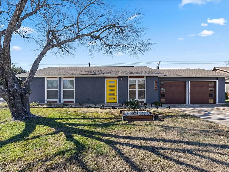 1400 Bellmar Dr — Photo 2