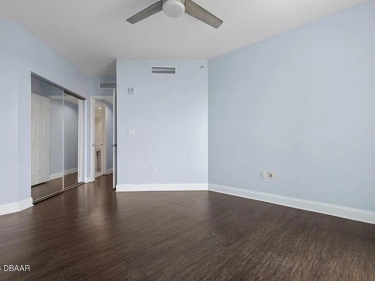 241 Riverside Dr #1710 — Photo 34