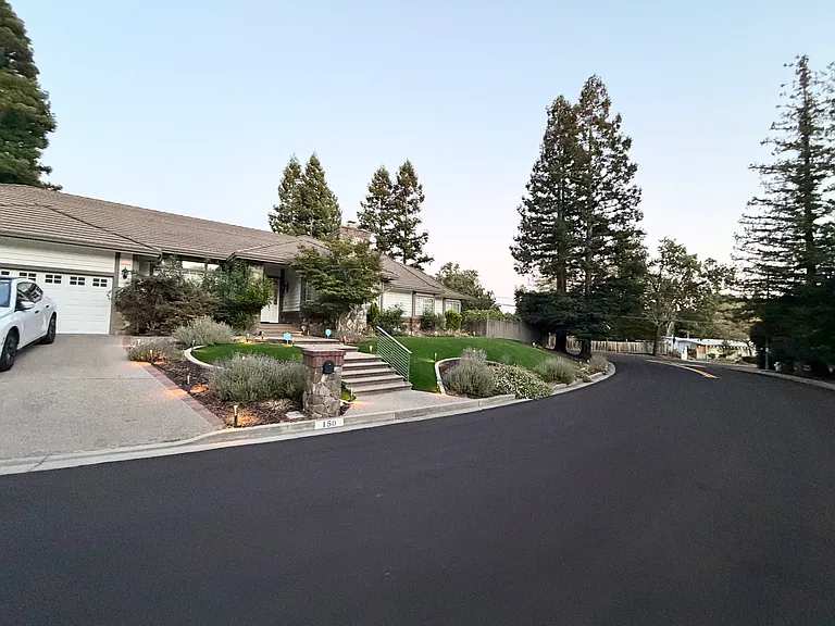150 Saddle Oaks Ct — Photo 6