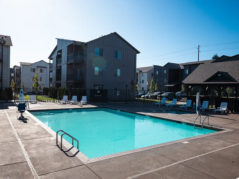 Eastpark Apartment Homes — Photo 15