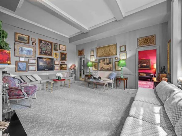 419 East 57th Street image 2 of 29