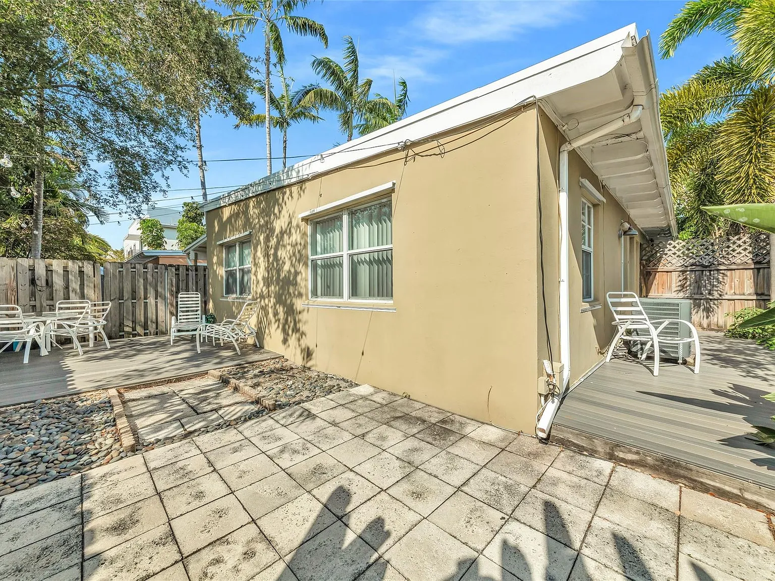 1 bed, 1.0 bath, 616 sqft, $1,975 — Photo 2