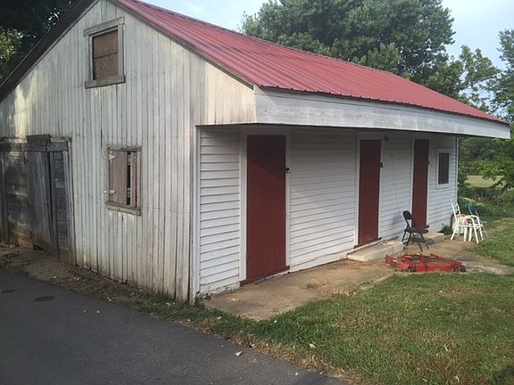 3rd image of 110 Church St