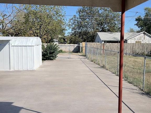 4th image of 1903 S Main St