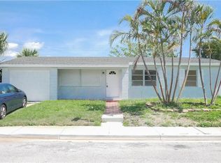 594 W 5th St, Riviera Beach, FL 33404