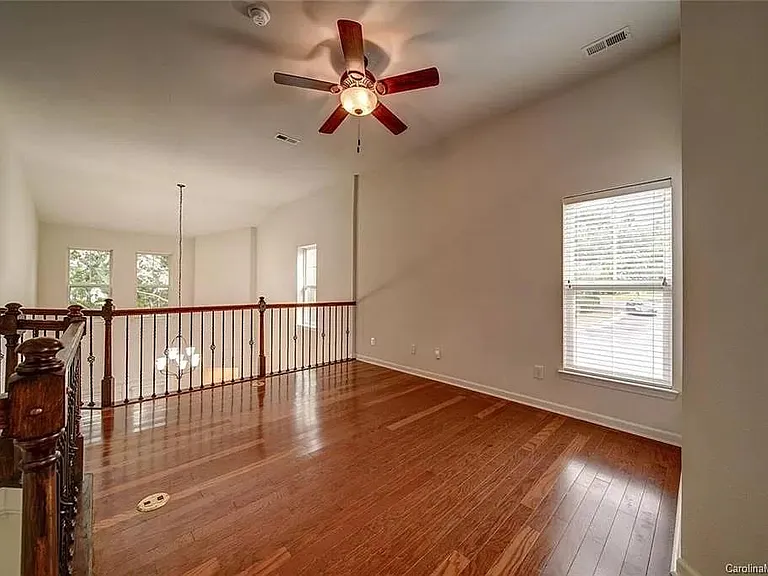 10947 Princeton Village Dr — Photo 25