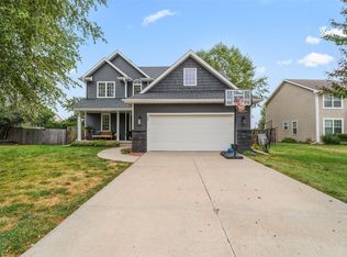 245 SE Wildflower Ct, Pleasant Hill, IA 50327