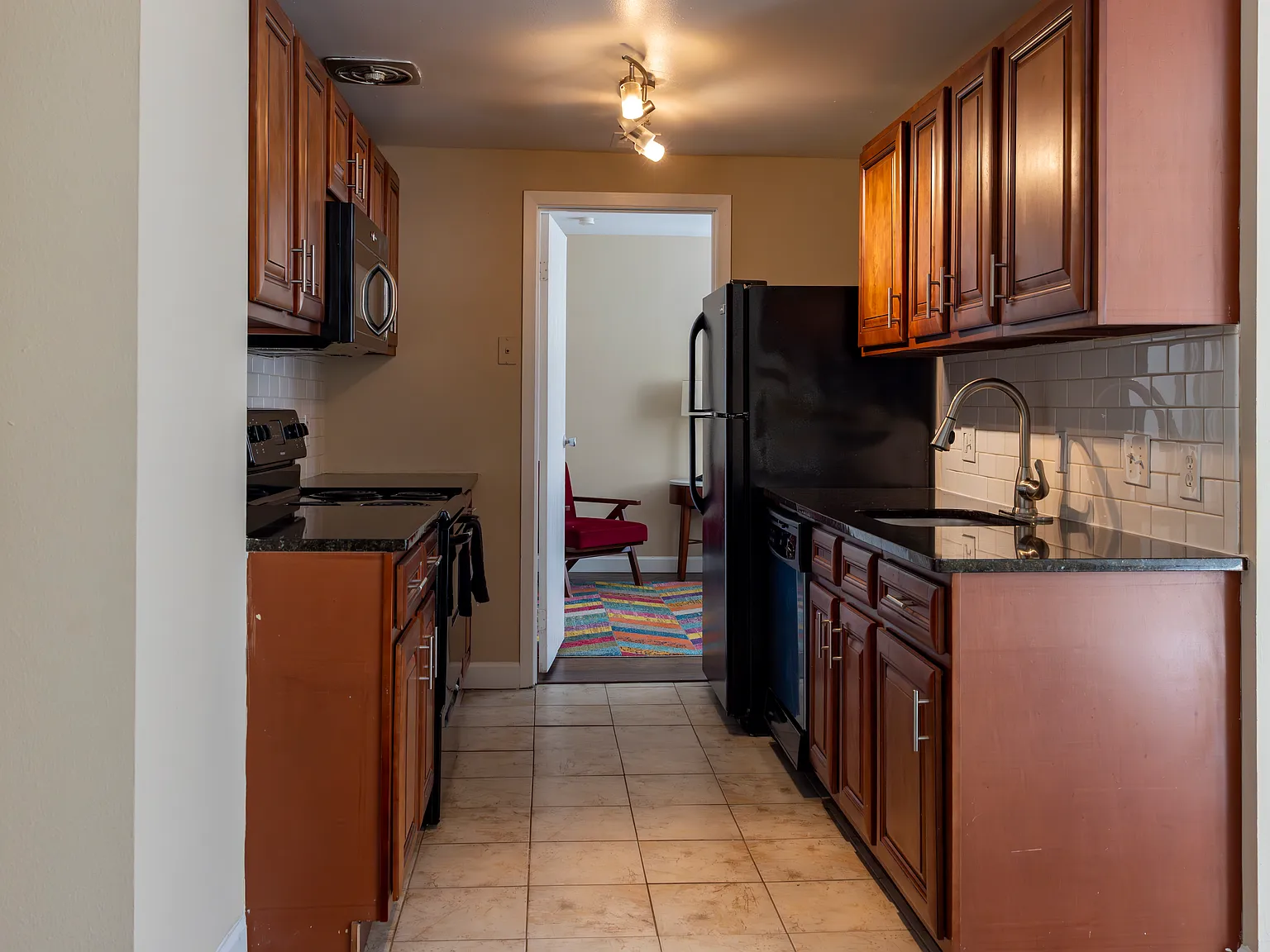 5531 Pershing Ave — Photo 3