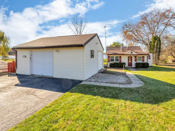 56 Stony Lake Rd, Jackson, MI 49201