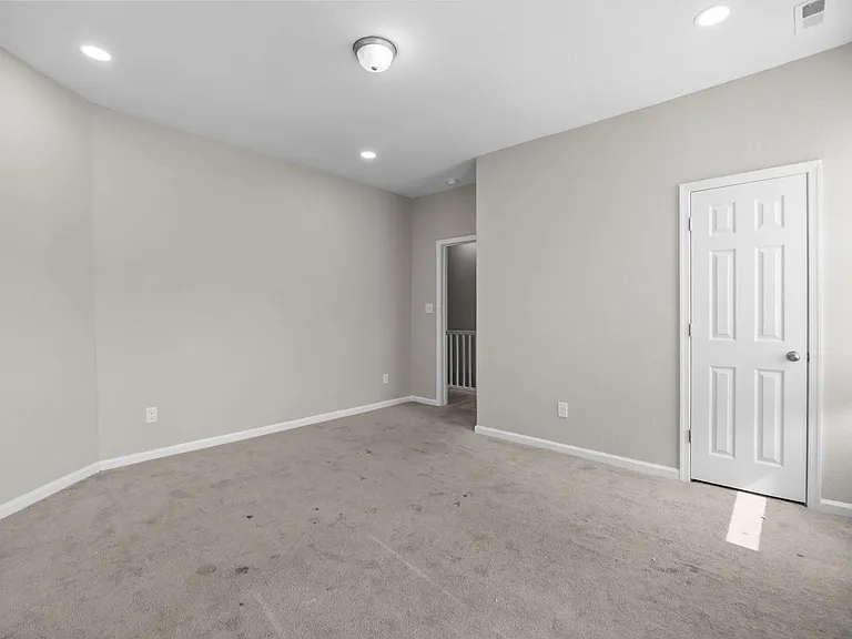 126 Linden Avenue — Photo 29
