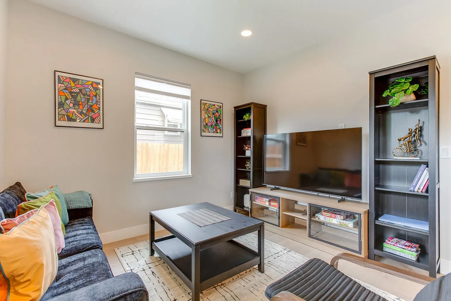 3 bed, 2.0 bath, 1593 sqft, $4,581 — Photo 1