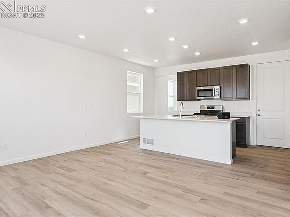 2nd image of 2507 Milano Way