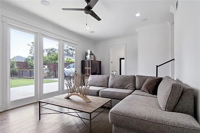 437 Elmeer Ave — Photo 4