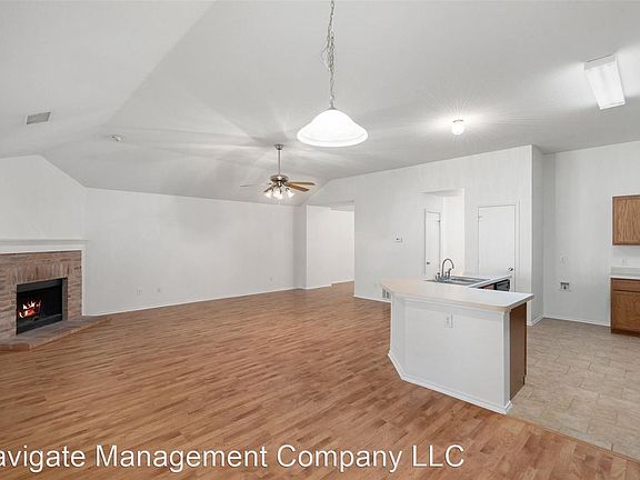 3rd image of 3320 Truman St