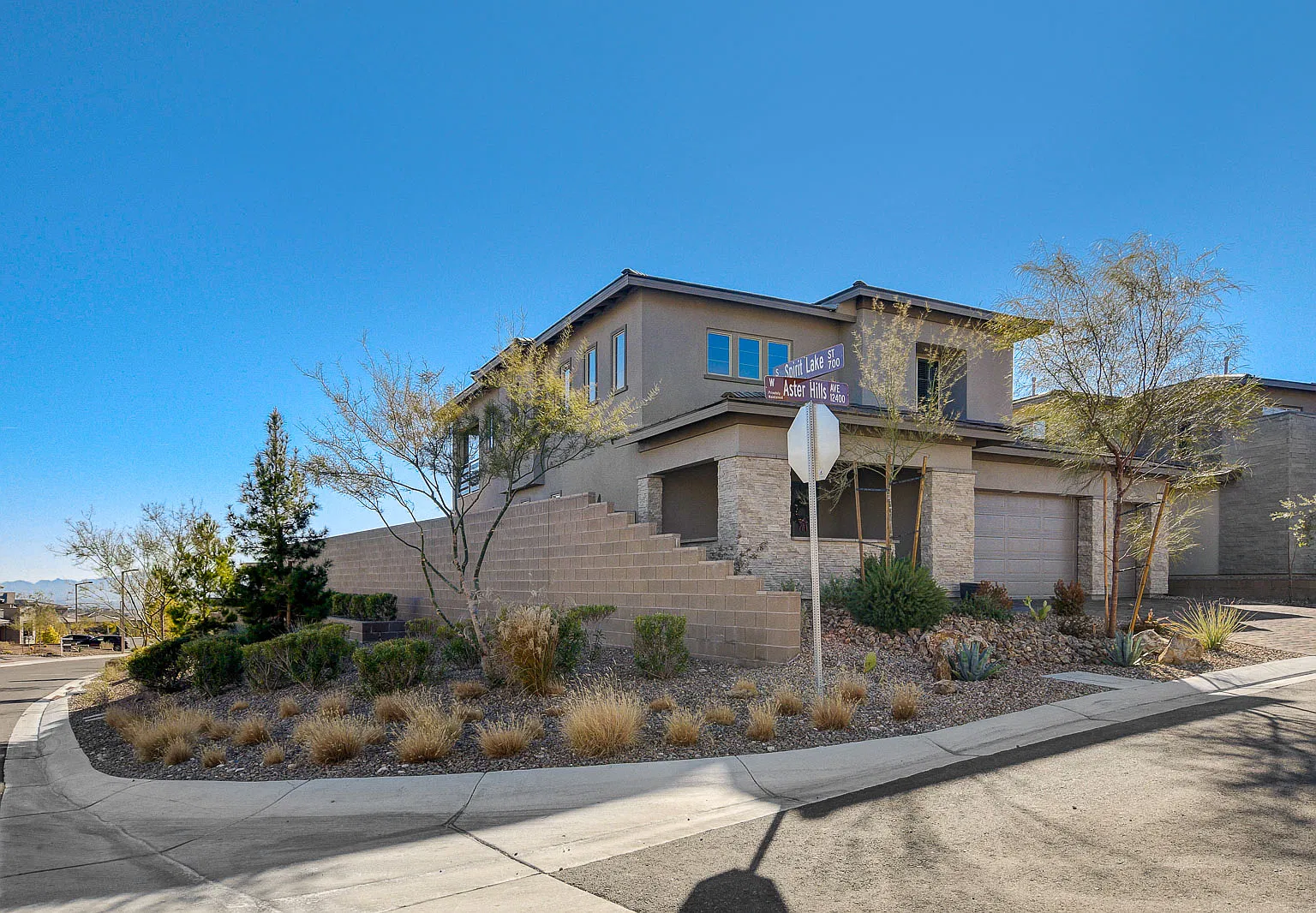 4 bed, 3.5 bath, 3191 sqft, $9,800 — Photo 3