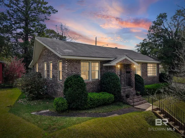 405 Southwest Blvd, Chickasaw, AL 36611