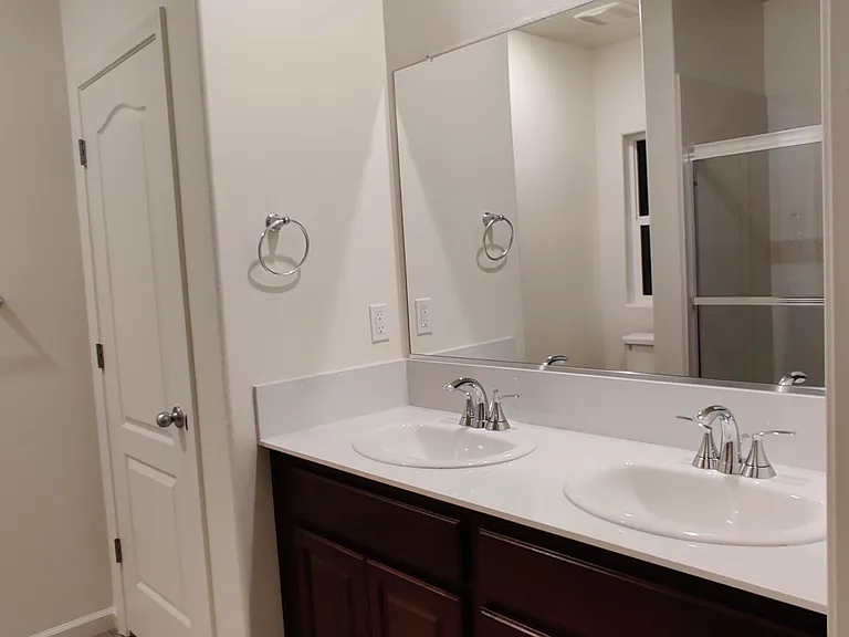 4258 Lasalle Dr — Photo 10