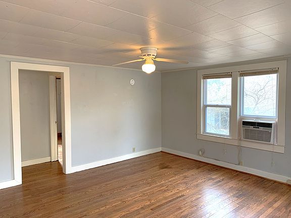 3rd image of 395 N Assembly Dr