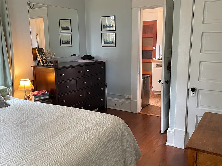 1153 Franklin St — Photo 15