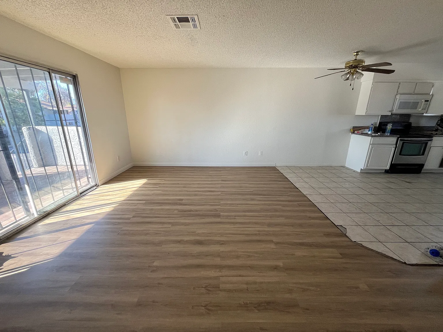 3 bed, 1133 sqft, $1,640 — Photo 3