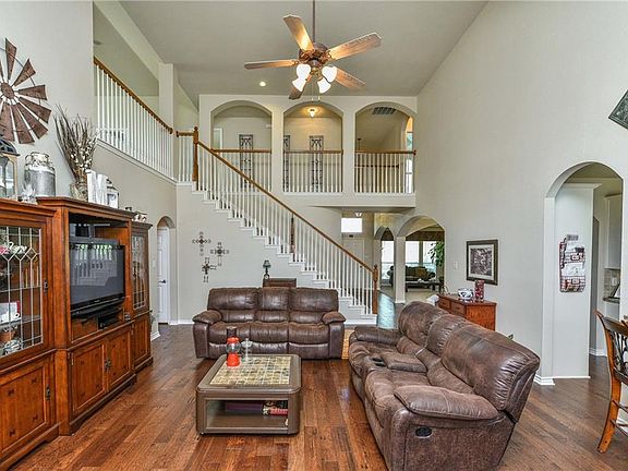 5th image of 3016 Saint Amanda Dr