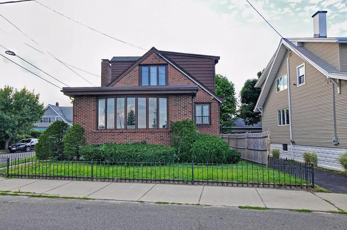 86 Fowler Avenue — Photo 1