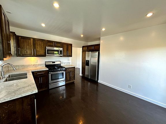 4th image of 5036 Ladd Ave