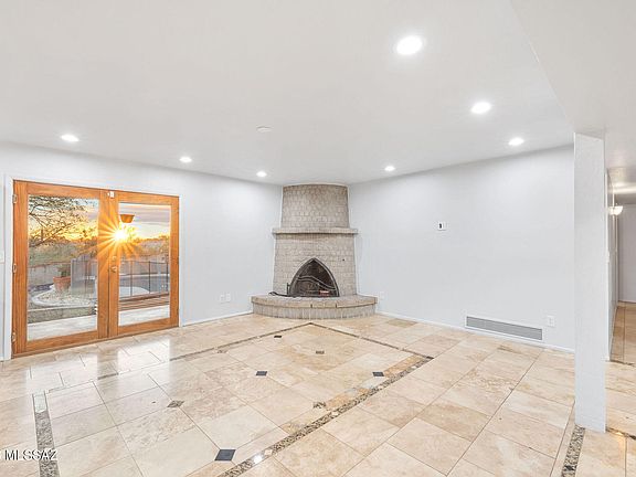 5th image of 3721 N Sierra Madre Dr
