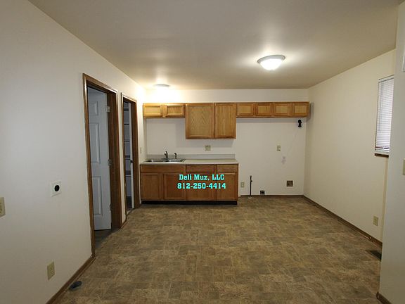 4th image of 518 E Illinois St #B