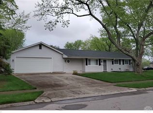 38 Sunburst Dr, Fairborn, OH 45324