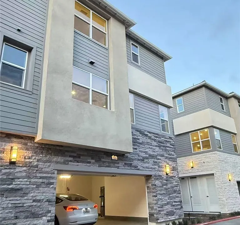 3519 E Indigo Prado