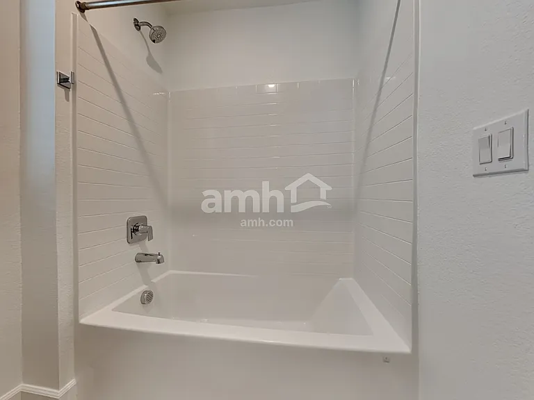 136 Charmante Tulip Ln — Photo 14