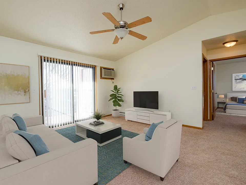 Fargo, ND Bridgeport Apartments | Living