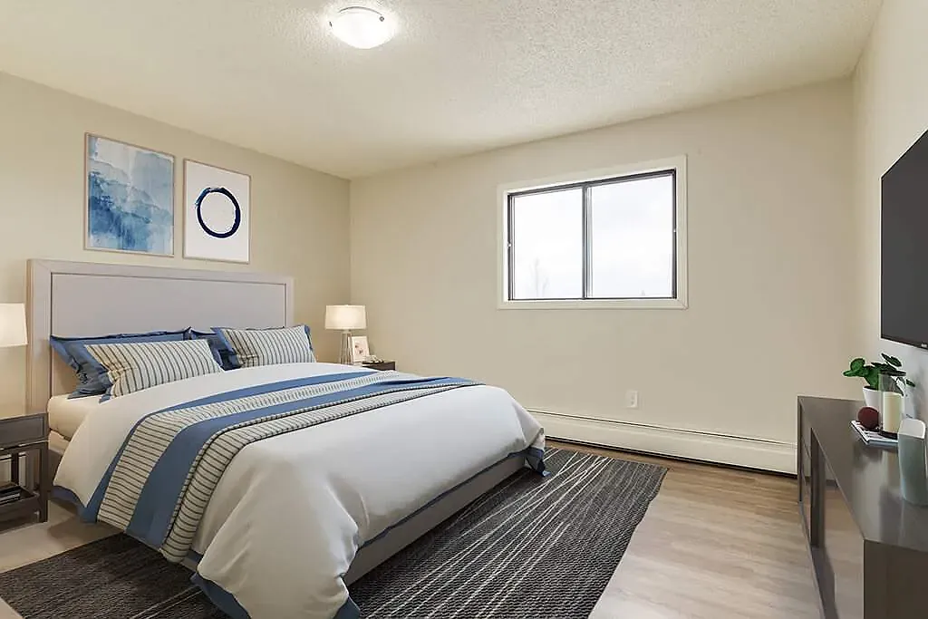 Blue Water Court — Photo 4