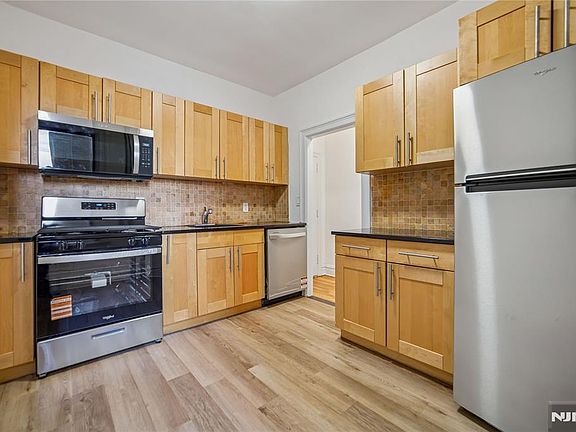 3rd image of 270 Harrison Ave APT 210
