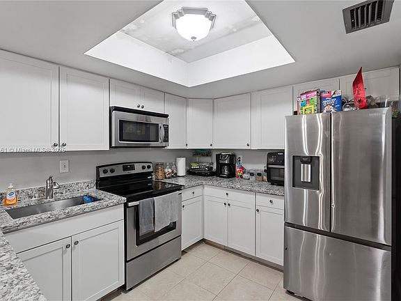 4th image of 39 Canterbury Ln #39