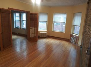 537 W Addison St APT 2N, Chicago, IL 60613