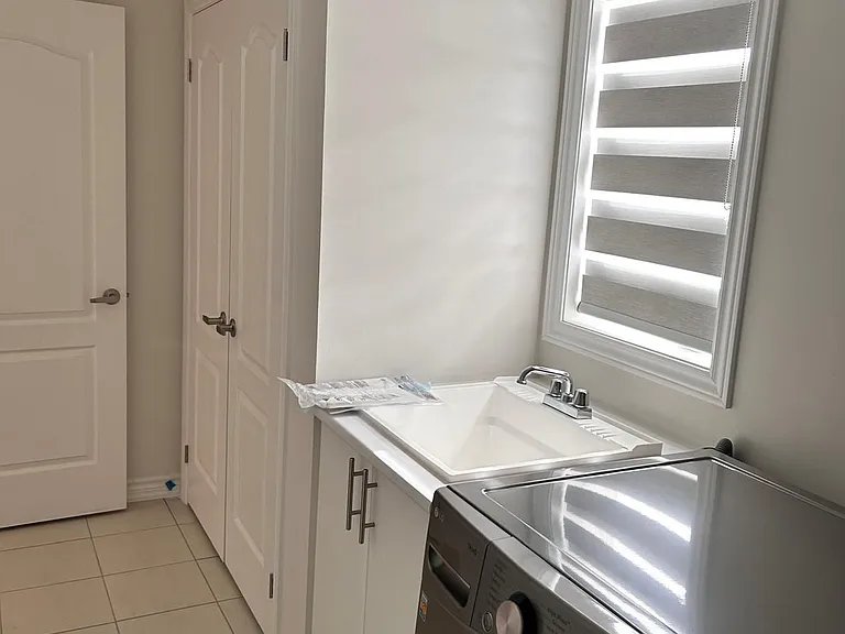 239 Palace St — Photo 13