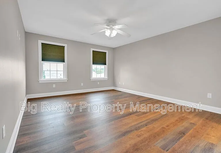 364 Prospect St — Photo 36