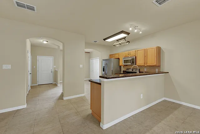 1060 Somerset — Photo 33