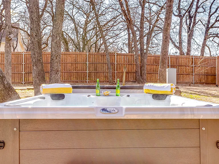 502 Western Hills Trl — Photo 41